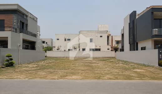 1 Kanal Plot Near Plot No. 680 Block R Prime Location In DHA Phase 7 Lahore | Urgent Sale