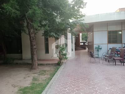 666 Sq Yard Corner Top Location House