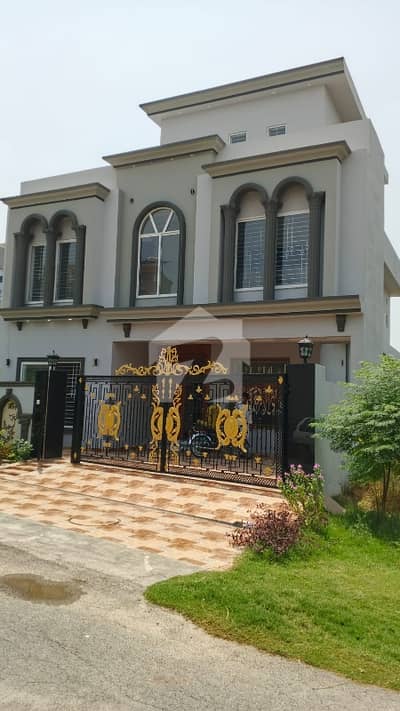 10 Marla brand new house available for sale