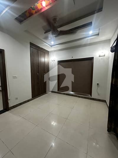 1 bed apartment for rent in bahria town lahoor