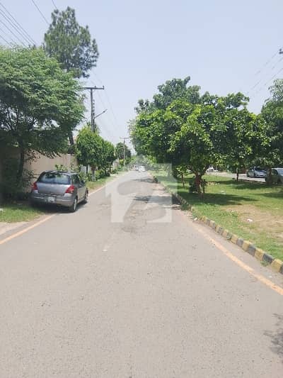 جوہر ٹاؤن فیز 2 - بلاک جی3 جوہر ٹاؤن فیز 2,جوہر ٹاؤن,لاہور میں 2 کنال کمرشل پلاٹ 15.0 کروڑ میں برائے فروخت۔