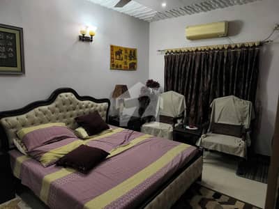 35*70 cda transfer 5 bed room liveable house available in g-9/4 near metro Station 9th avenue near market and mosque near service road