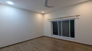 Beautiful Location 1 Kanal Independent Portion For Rent in Phase 7 bahria town