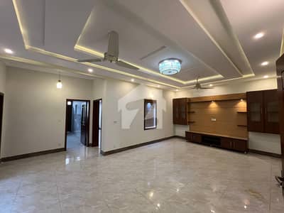 7 Marla Basement Portion Available For Rent G-13/3