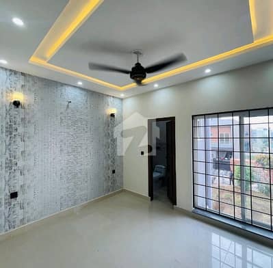 Well-constructed House Available For sale In Nasheman-e-Iqbal Phase 2 Well-constructed House Available For sale In Nasheman-e-Iqbal Phase 2