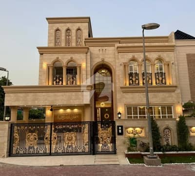 بحریہ ٹاؤن سیکٹر سی بحریہ ٹاؤن,لاہور میں 5 کمروں کا 10 مرلہ مکان 95.0 ہزار میں کرایہ پر دستیاب ہے۔