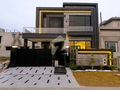 Near Park and Commercial Luxury Modern Design 10 Marla Bungalow For Sale