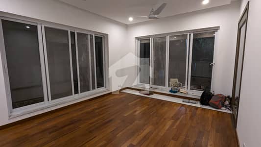 ایف ۔ 6 اسلام آباد میں 5 کمروں کا 1 کنال مکان 13.89 لاکھ میں کرایہ پر دستیاب ہے۔