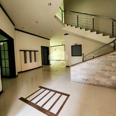 500yd 5 Bed Line Water Near Masjid House For Rent