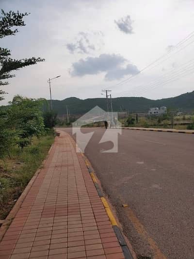 10 Marla Plot Available For Sale In Bani Gala
