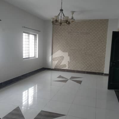 10 Marla 3-Bed Luxury Apartment for Rent in Askari 11 Lahore | Prime Location 10 Marla 3-Bed Luxury Apartment for Rent in Askari 11 Lahore | Prime Location