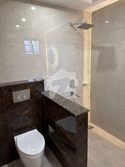 10 MARLA BRAND NEW HOUSE AVAILABLE FOR SALE