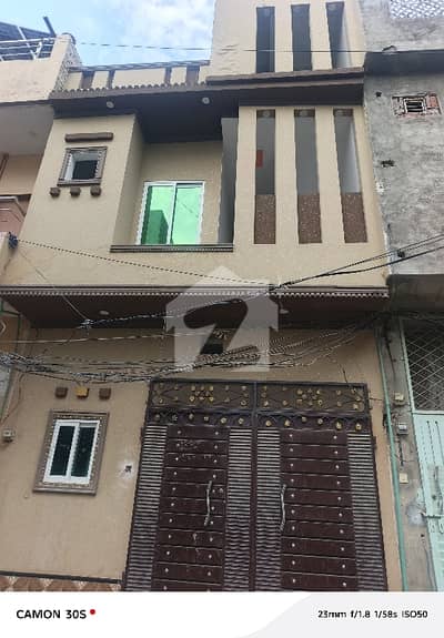 اعوان مارکیٹ فیروزپور روڈ,لاہور میں 3 کمروں کا 3 مرلہ مکان 90.0 لاکھ میں برائے فروخت۔