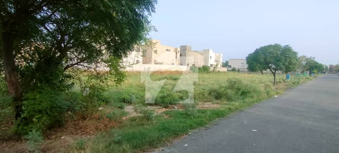 Direct Access 150ft Road Near Park And Mcdonalds - Prime As Location Cover By Luxury House And Market