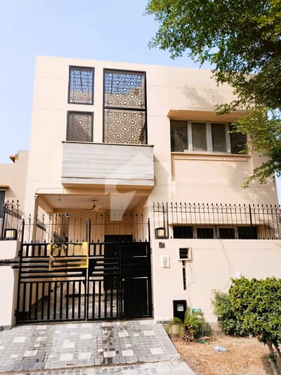 5 Marla Full House Available for Rent in DHA Phase 9 Town, Lahore