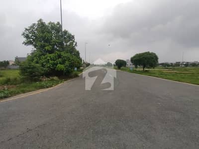 Luxury Plot Luxury Living 10 Marla Prime Location Near 70' Road - Ideal For Future Investment and Living