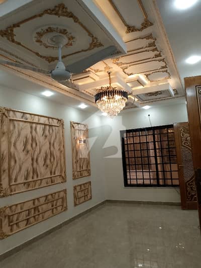 علامہ اقبال ٹاؤن ۔ خیبر بلاک علامہ اقبال ٹاؤن,لاہور میں 6 کمروں کا 5 مرلہ مکان 3.4 کروڑ میں برائے فروخت۔