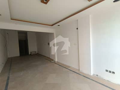 آئی ۔ 8 مرکز آئی ۔ 8,اسلام آباد میں 2 مرلہ Studio دفتر 2.65 کروڑ میں برائے فروخت۔