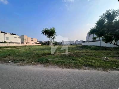 PLOT # T-138 RESIDENTIAL PLOT LOCATED IN THE BEST BLOCK OF DHA PHASE 7 LAHORE.