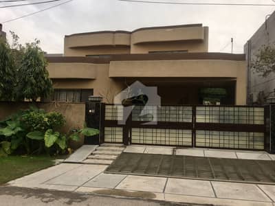 1 KANAL UPPER PORTION AVAILABLE FOR RENT IN DHA PHASE 4