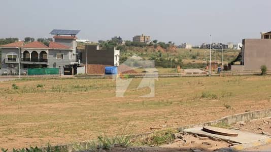 5 Marla Prime Plot for Sale in Bahria Town Phase 8 Solid Land & Ready for Construction