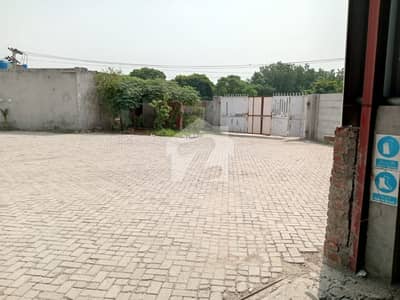 روہی نالہ روڈ لاہور میں 4 کنال Studio گودام 2.5 لاکھ میں کرایہ پر دستیاب ہے۔