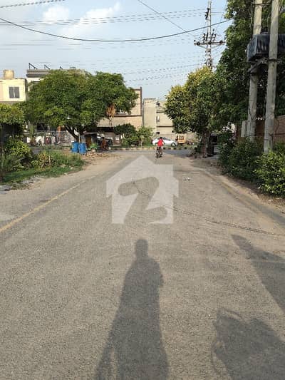 10 Marla Plot For Sale Phase 1, Block E Prime Location Golden Investment Opportunity!