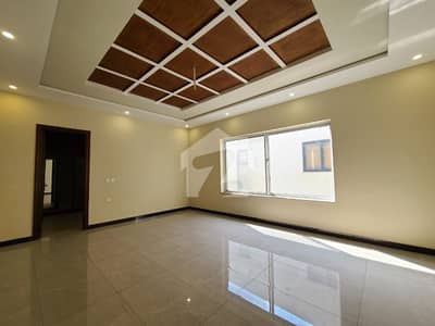10 Marla House Available For Rent In Abdullah Gardens Canal Road FSD