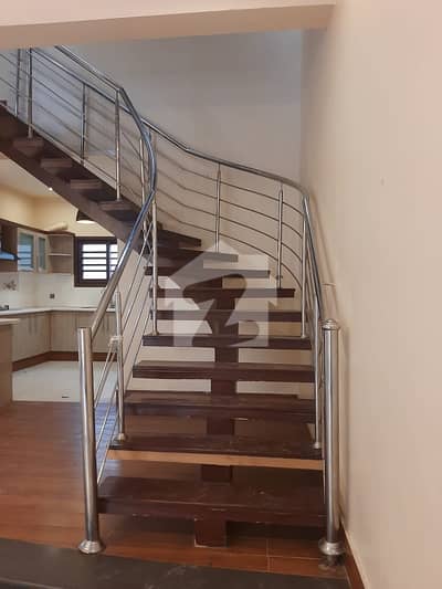 Town House For Rent Prime Location Clifton Block 7