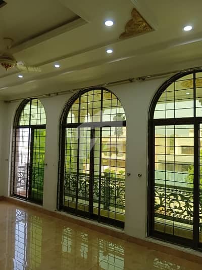 Kanal full house for rent outclass location