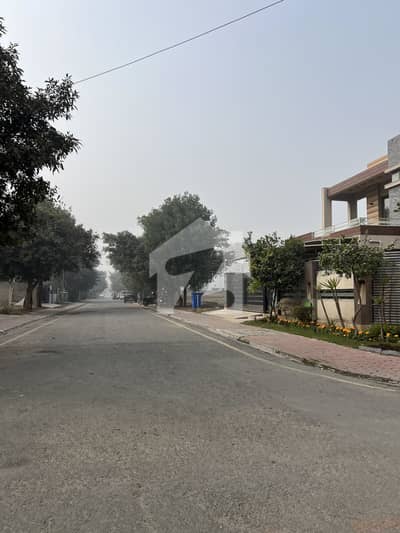 بحریہ ٹاؤن - ٹیپو سلطان بلاک بحریہ ٹاؤن ۔ سیکٹر ایف,بحریہ ٹاؤن,لاہور میں 1 کنال رہائشی پلاٹ 3.5 کروڑ میں برائے فروخت۔