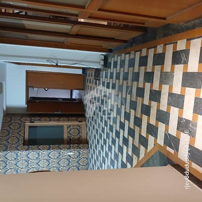 Upper Portion Of 1 Kanal In Allama Iqbal Town - College Block Is Available