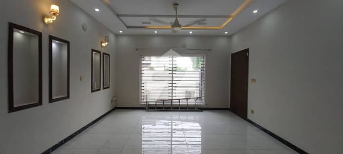 Beautiful 10 Marla House Is Available For Rent