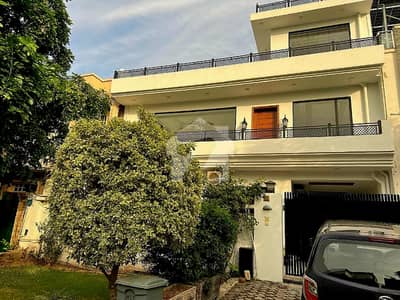 i-8/3.12 Marla Barnd New upper portion available for rent more options available