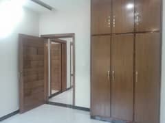 Get This Amazing Prime Location 10 Marla Lower Portion Available In Gulraiz Housing Society Phase 2