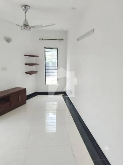 3 Bed Upper Portion Available For Rent In DHA Phase 1 Sector B Prime Location, Near Market & Park