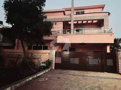 I-8/3 40x80 Duble Storey House Available For Rent Ideal Location Tiles Flooring I-8/3 40x80 Duble Storey House Available For Rent Ideal Location Tiles Flooring