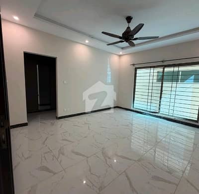 CHANCE DEAL AT Prime Location In Askari 6 300 Square Yards House For Sale