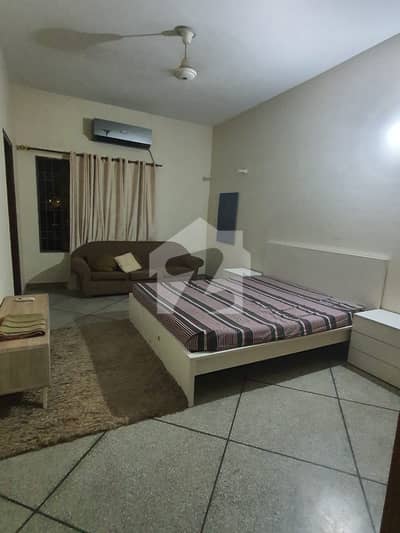 10MARLA 1Room ONLY FOR FEMALE IN DHA PHASE 4