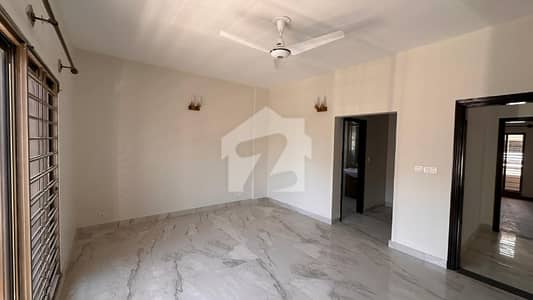 Three Bedrooms Apartment Available For Rent