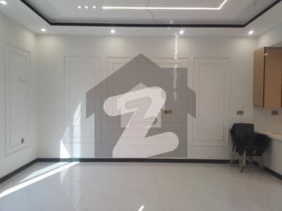 Prime Location House Of 160 Square Yards Is Available For sale