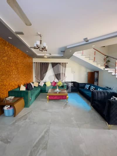 ڈی ایچ اے فیز 6 ڈی ایچ اے ڈیفینس,کراچی میں 4 کمروں کا 1 کنال مکان 5.5 لاکھ میں کرایہ پر دستیاب ہے۔ ڈی ایچ اے فیز 6 ڈی ایچ اے ڈیفینس,کراچی میں 4 کمروں کا 1 کنال مکان 5.5 لاکھ میں کرایہ پر دستیاب ہے۔