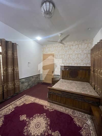 Modern & Spacious 8 Marla Used House for Sale 4 Bed, 5 Bath in Prime Location