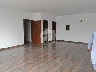 04 Marla Full Plaza DHA Phase 1 For Rent Excellent Location