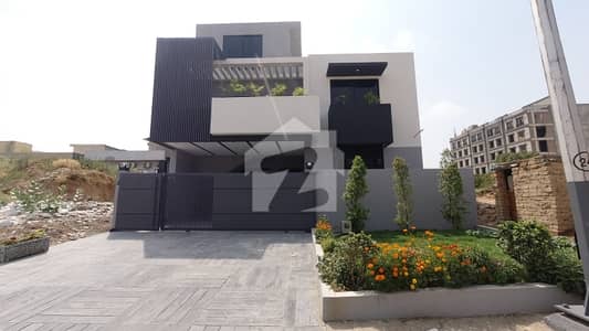 HOUSE AVAILABLE FOR SALE C-1 SIZE 9.5 MARLA IN MULTI GARDENS B-17 ISLAMABAD