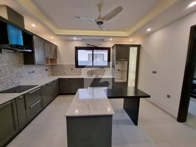500 Yard Bungalow For Rent in Phase 8