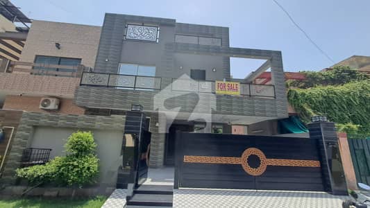 ویلینشیاء ہاؤسنگ سوسائٹی لاہور میں 5 کمروں کا 10 مرلہ مکان 4.95 کروڑ میں برائے فروخت۔