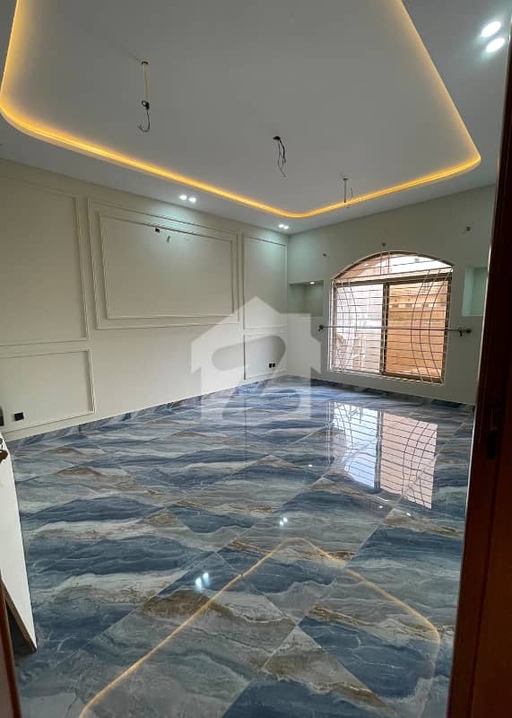 10 Marla Luxury House Available For Rent 10 Marla Luxury House Available For Rent