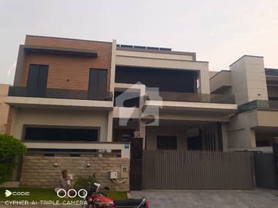 ڈی ایچ اے فیز 2 - سیکٹر اے ڈی ایچ اے ڈیفینس فیز 2,ڈی ایچ اے ڈیفینس,اسلام آباد میں 6 کمروں کا 1 کنال مکان 3.25 لاکھ میں کرایہ پر دستیاب ہے۔
