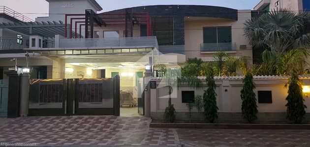 In Wapda Town Phase 1 - Block B 20 Marla House For Rent